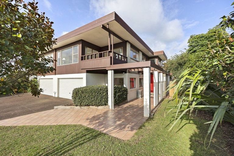 Photo of property in 2/115 Clovelly Road, Bucklands Beach, Auckland, 2012