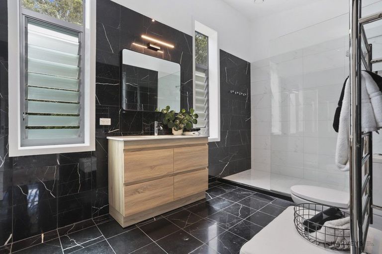 Photo of property in 13 Miha Road, Titirangi, Auckland, 0604