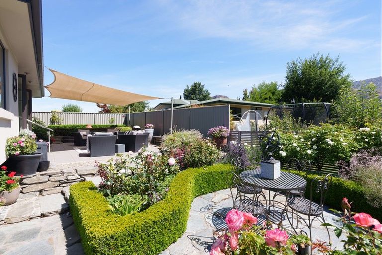 Photo of property in 22 Hood Crescent, Arrowtown, 9302