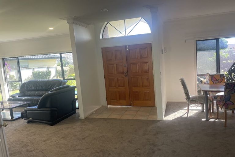 Photo of property in 23 Gillard Place, Eastern Beach, Auckland, 2012