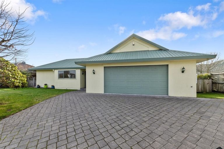 Photo of property in 44 Warwick Drive, Lynmore, Rotorua, 3010