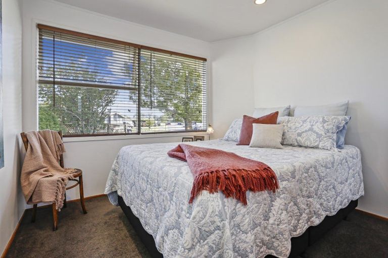 Photo of property in 25 Dalry Place, Mangere Bridge, Auckland, 2022