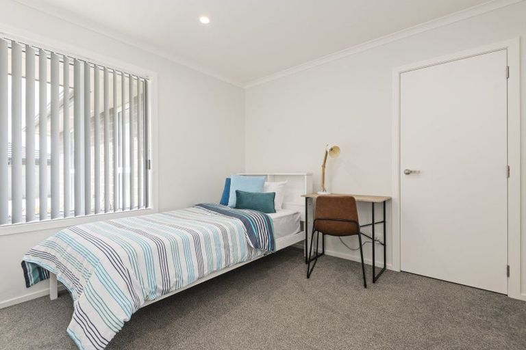 Photo of property in 13 Mediterranean Grove, Fitzherbert, Palmerston North, 4410