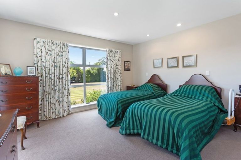 Photo of property in 11 Riverside Way, Amberley, 7410