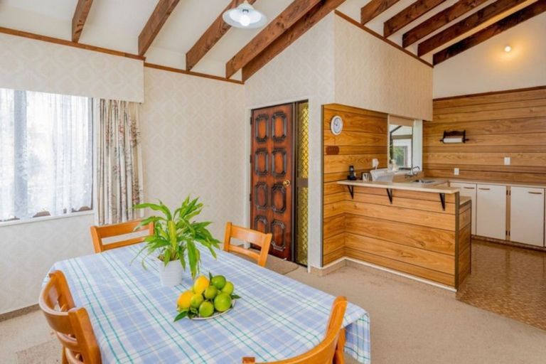 Photo of property in 5 Old Coach Road South, Otaki Beach, Otaki, 5512