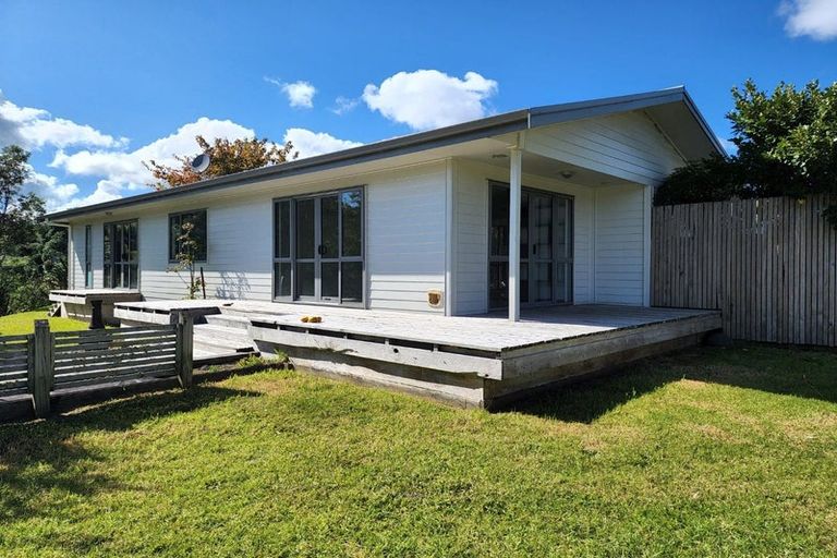 Photo of property in 1185 South Road, Oakura, 4314