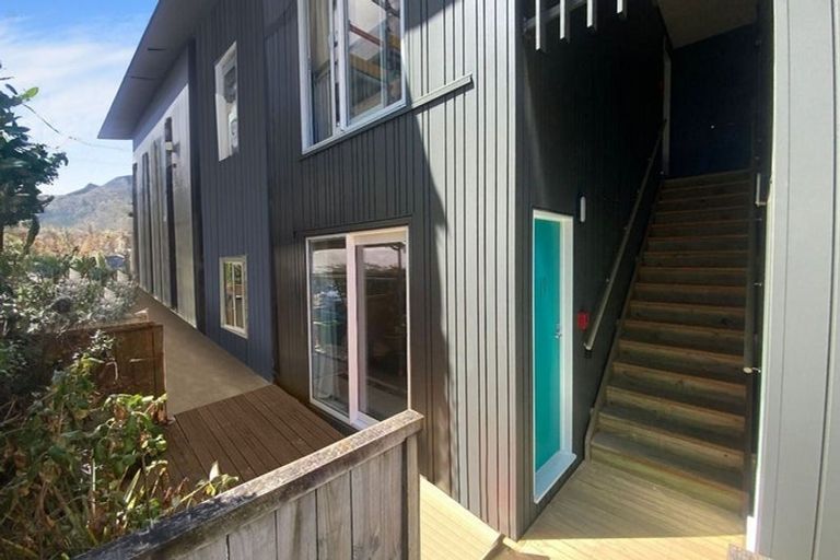 Photo of property in 19/3 Kelvin Grove, Te Aro, Wellington, 6011