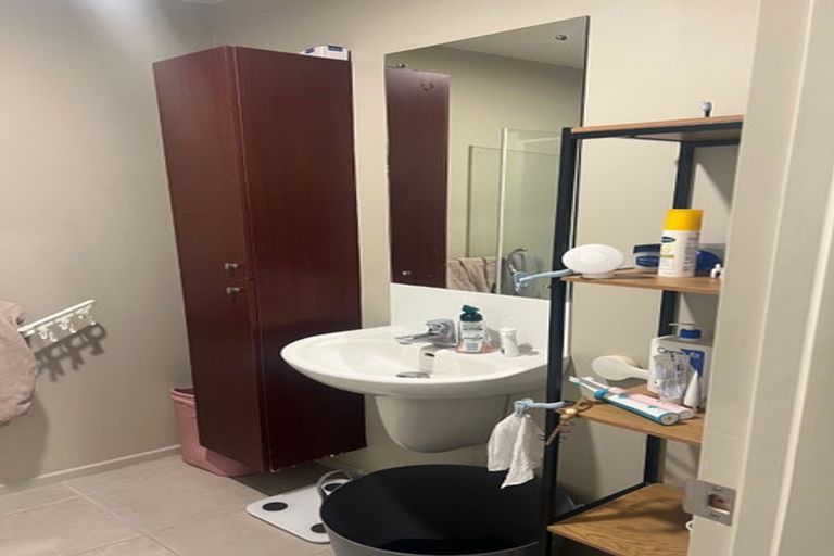 Photo of property in 18 Ballymore Drive, Pinehill, Auckland, 0632