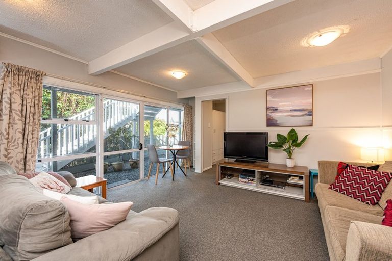 Photo of property in 2 Thomas Hook Street, Tawa, Wellington, 5028