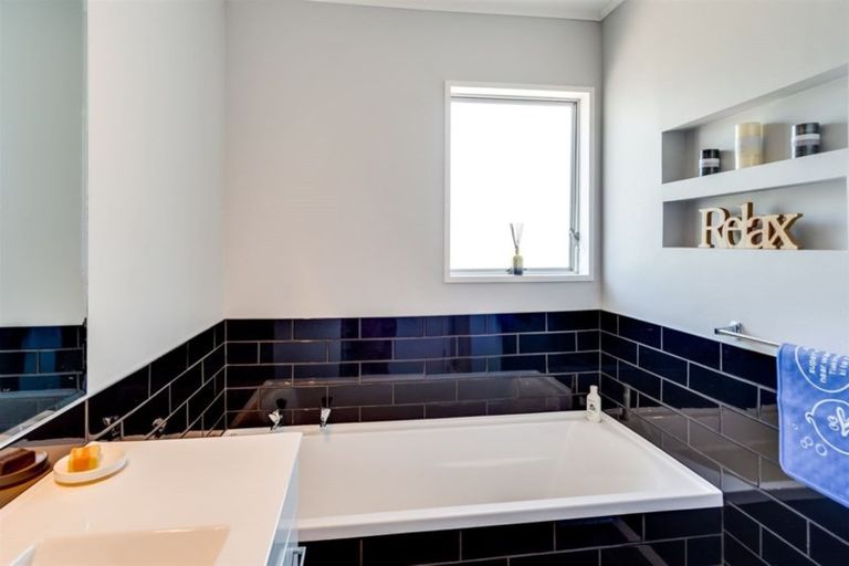 Photo of property in 6 Robinson Crescent, Tamatea, Napier, 4112