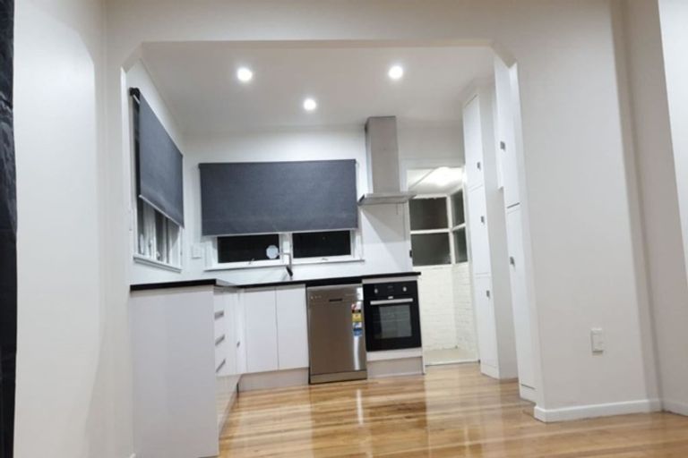 Photo of property in 61 Ocean View Road, Hillcrest, Auckland, 0627