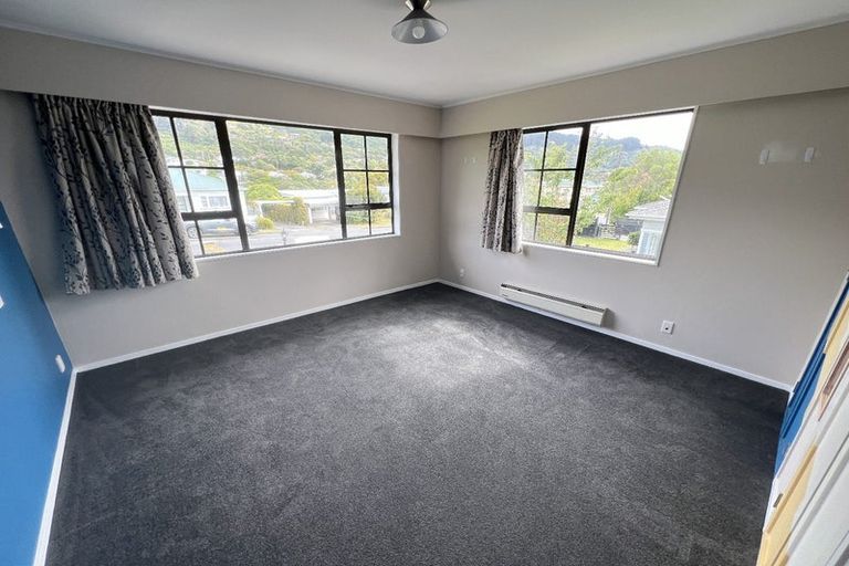 Photo of property in 25 Ngatitoa Street, Tawa, Wellington, 5028