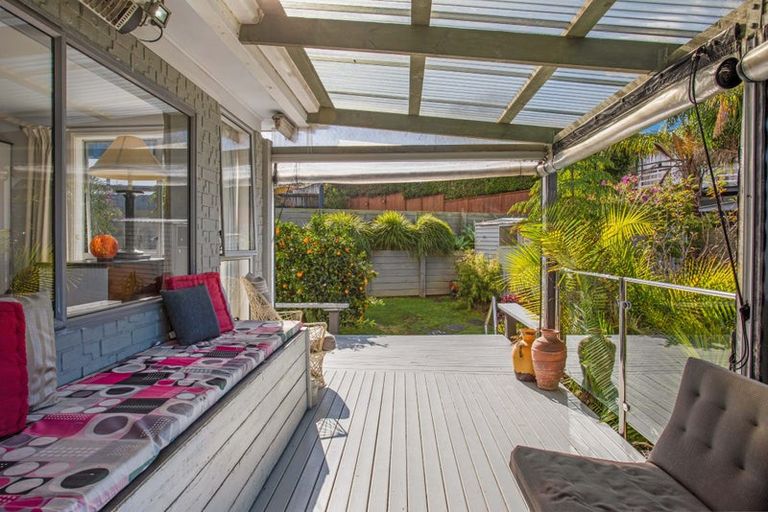 Photo of property in 3 Deverell Place, Northcross, Auckland, 0632
