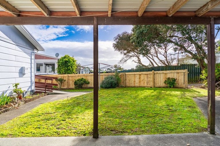 Photo of property in 17 Moki Place, Ruakaka, 0116