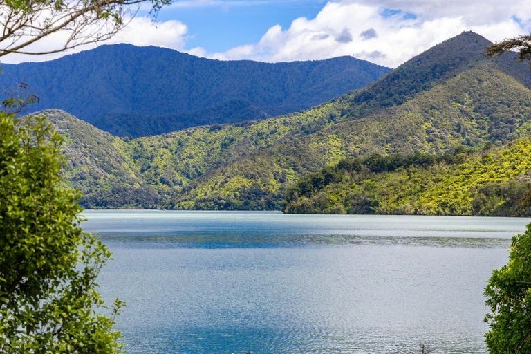 Photo of property in 257 Queen Charlotte Drive, Havelock, 7281