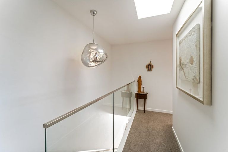 Photo of property in 952a East Coast Road, Northcross, Auckland, 0632