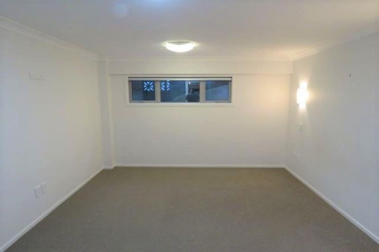 Photo of property in 129 Pendarves Street, New Plymouth, 4312