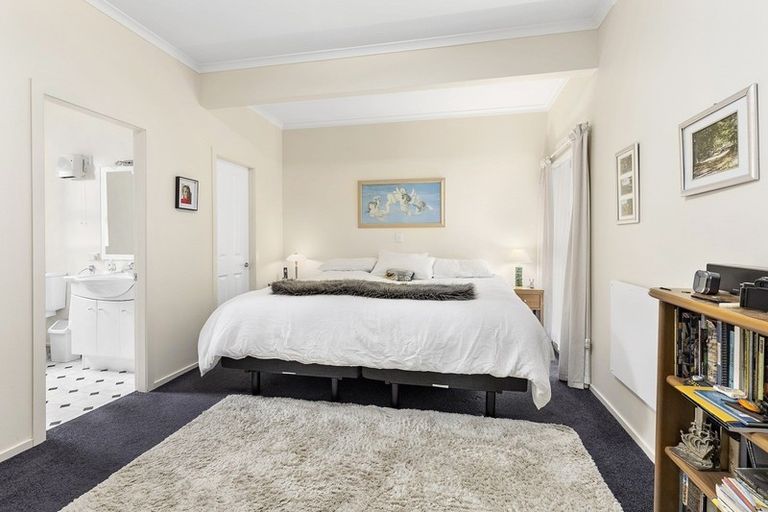 Photo of property in 3 View Road, Houghton Bay, Wellington, 6023