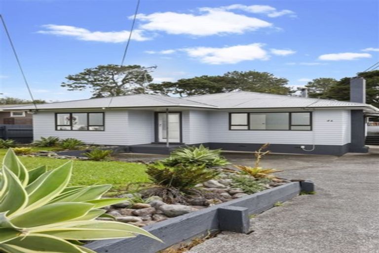 Photo of property in 46 Glen Marine Parade, Glendene, Auckland, 0602