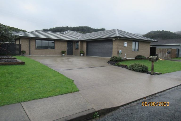 Photo of property in 109 Riverstone Drive, Riverstone Terraces, Upper Hutt, 5018