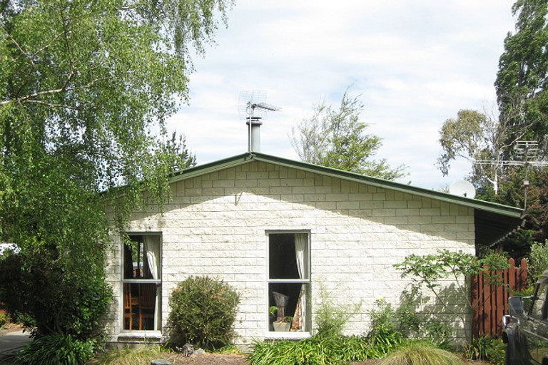 Photo of property in 9 Mckenzie Place, Waikuku Beach, 7402