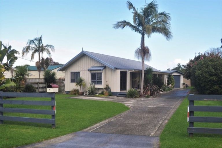 Photo of property in 16 Shoemaker Road, Waipu, 0510