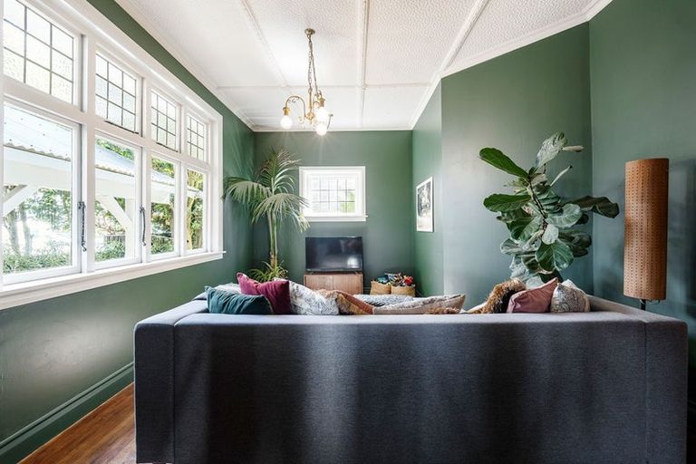 Photo of property in 47 Wallace Place, Westown, New Plymouth, 4310