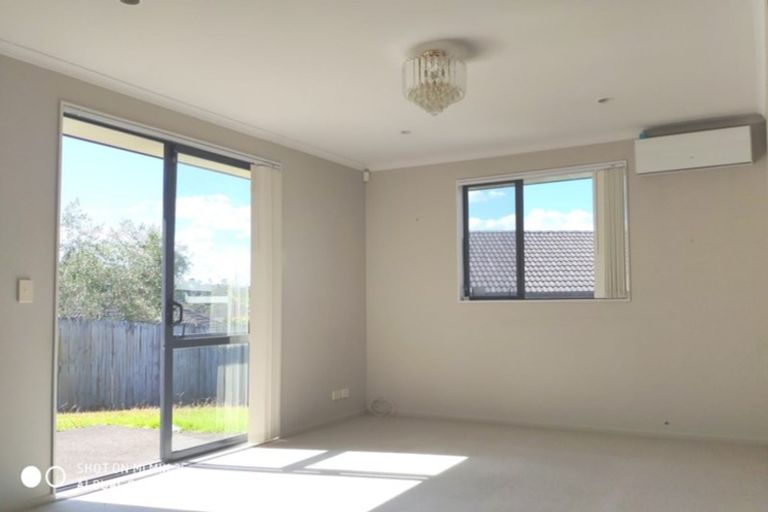 Photo of property in 16 Misty Valley Drive, Henderson, Auckland, 0612