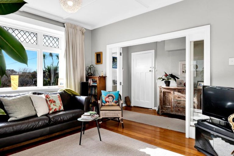 Photo of property in 19 Gaine Street, New Plymouth, 4310