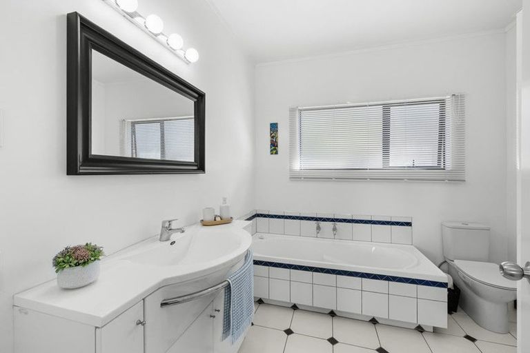 Photo of property in 24 Moir Street, Mangawhai, 0505