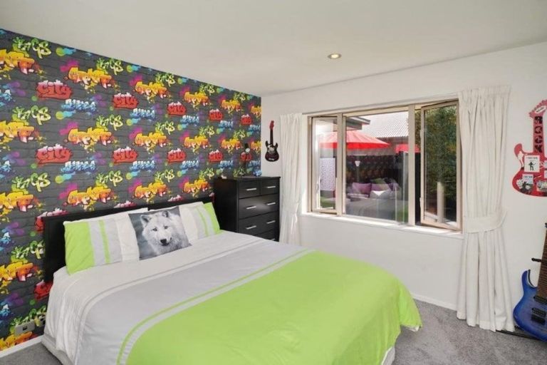 Photo of property in 10 Tawa Place, Parklands, Christchurch, 8083