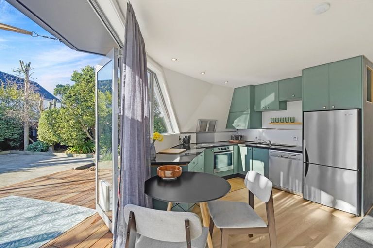 Photo of property in 2/280 Memorial Avenue, Burnside, Christchurch, 8053