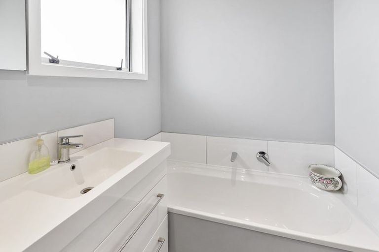 Photo of property in 80 Mountain View Road, Glenwood, Timaru, 7910