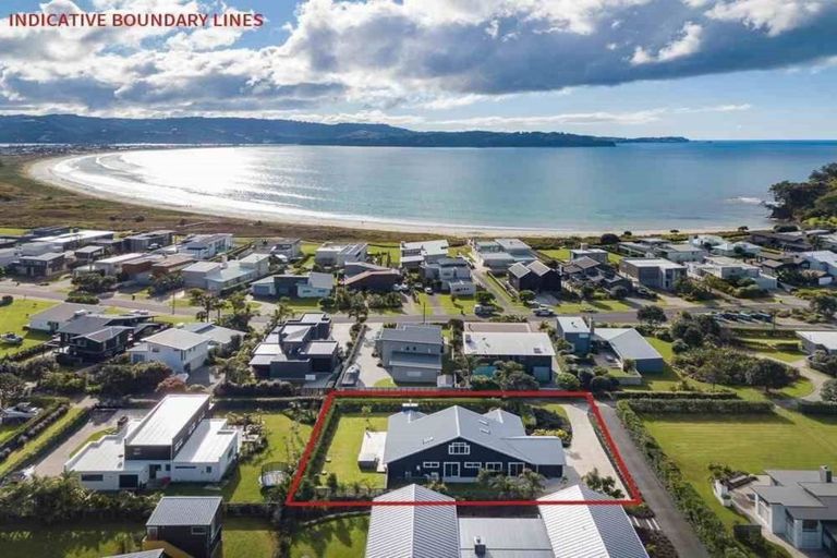 Photo of property in 36 Taumata Road, Omaha, Warkworth, 0986