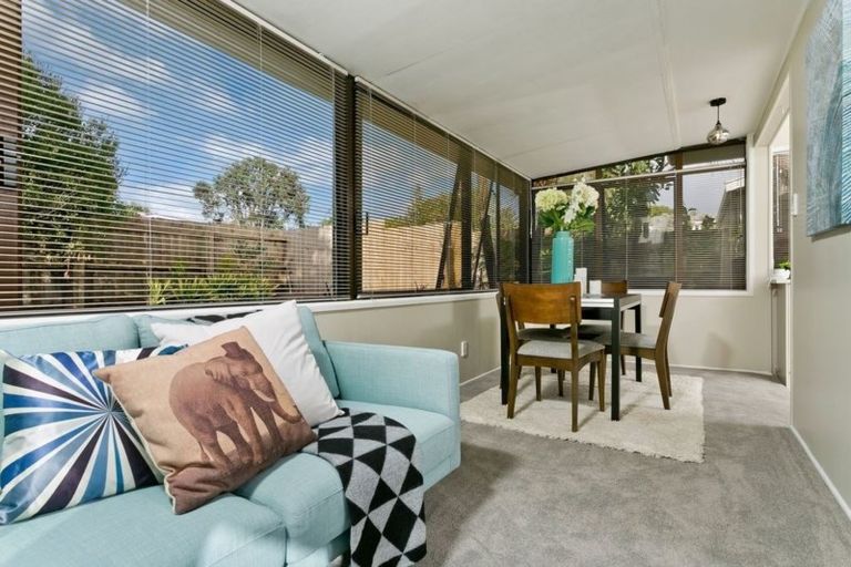 Photo of property in 32 Hatherlow Street, Glenfield, Auckland, 0629