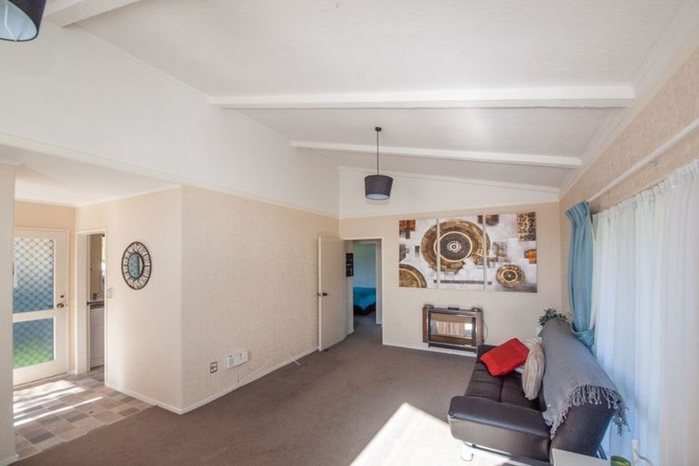 Photo of property in 13 Vincent Street, Waterloo, Lower Hutt, 5011