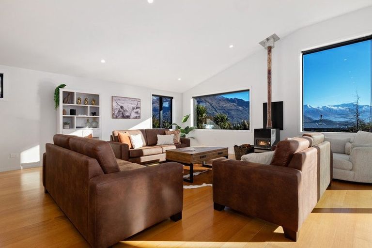 Photo of property in 20 Infinity Drive, Wanaka, 9305