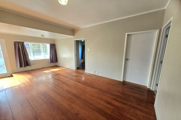 Photo of property in 40 Evans Road, Weymouth, Auckland, 2103