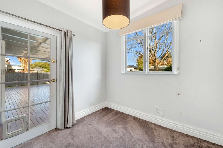 Photo of property in 11 Hurworth Place, College Estate, Whanganui, 4500