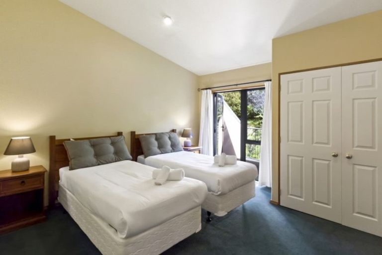 Photo of property in 8 Chandler Lane, Fernhill, Queenstown, 9300