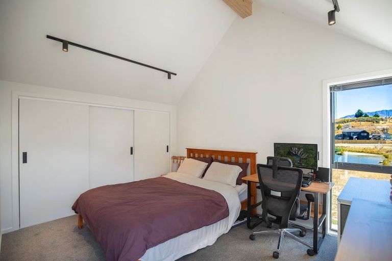 Photo of property in 5 Curvey Court, Jacks Point, 9371