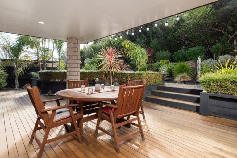 Photo of property in 22 Ellesmere Close, Pyes Pa, Tauranga, 3112