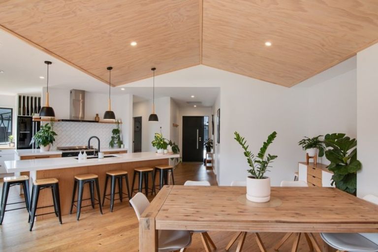 Photo of property in 6 Sandford Terrace, Lower Shotover, Queenstown, 9304