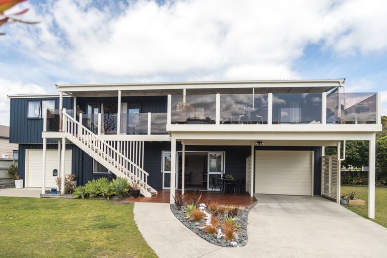 Photo of property in 2 Banks Street, Cooks Beach, Whitianga, 3591