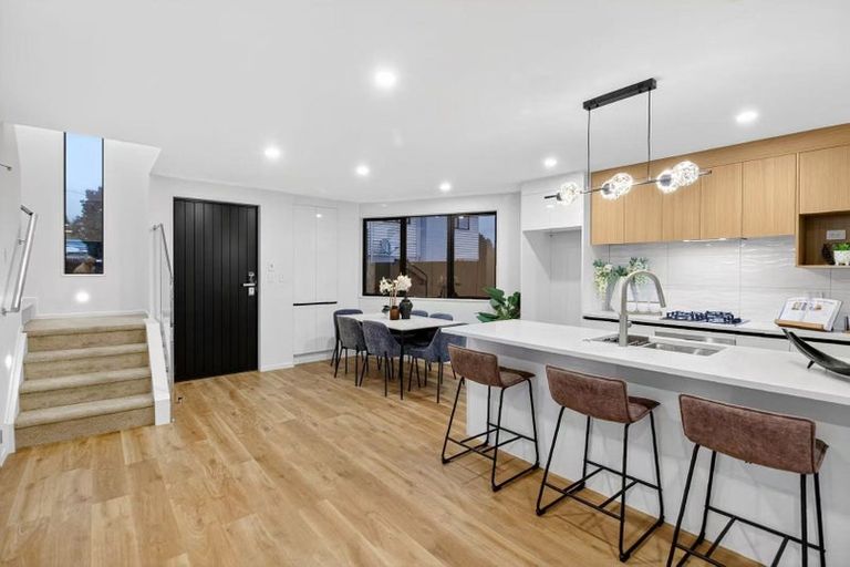 Photo of property in 121d Vodanovich Road, Te Atatu South, Auckland, 0610