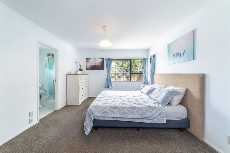 Photo of property in 2/12 Belmont Terrace, Milford, Auckland, 0620