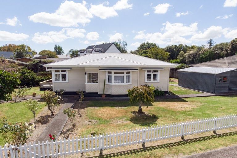 Photo of property in 11 Darlington Street, Ngatea, 3503