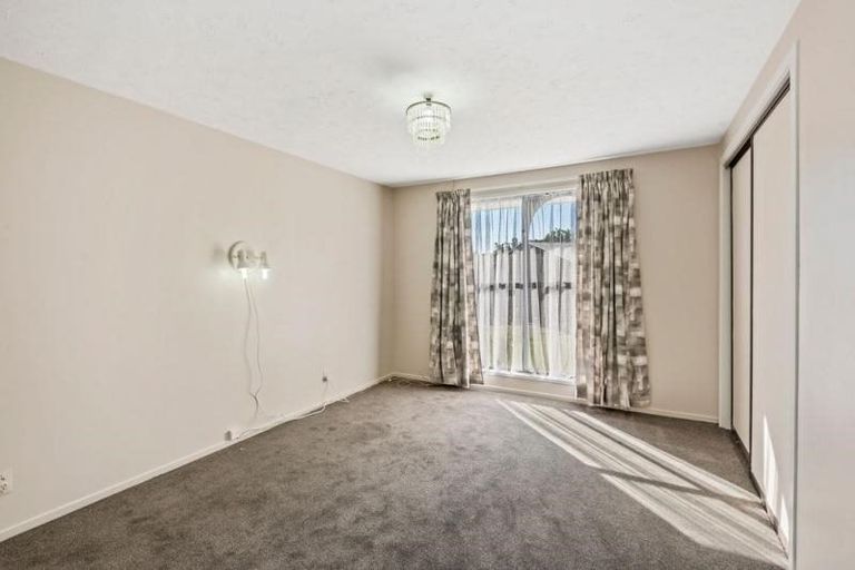 Photo of property in 18 Resolution Place, Bryndwr, Christchurch, 8053