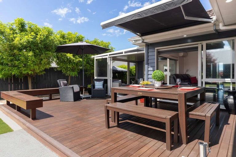 Photo of property in 35 Hamon Place, Pukehangi, Rotorua, 3015