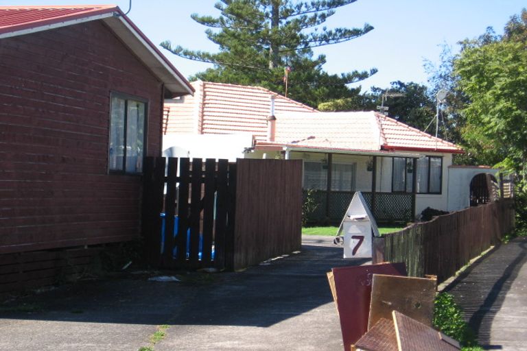 Photo of property in 7 Martin Place, Kelston, Auckland, 0602
